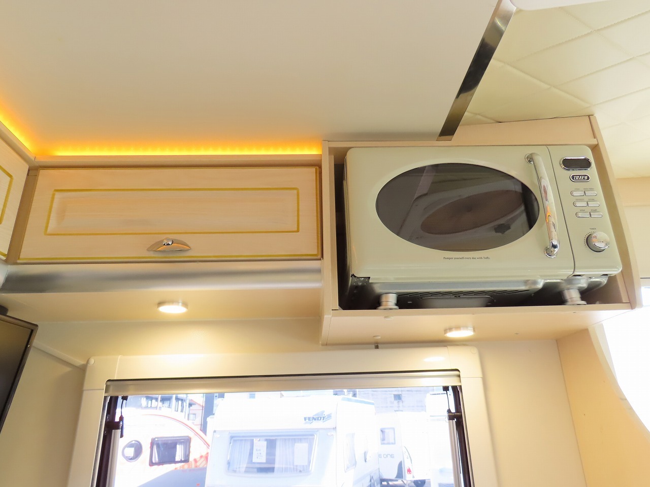 キャンピングカー軽キャンパー