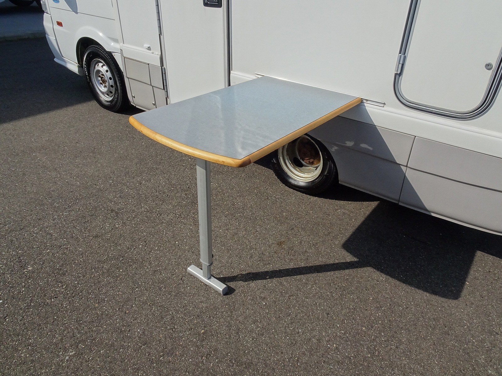 キャンピングカーキャブコン