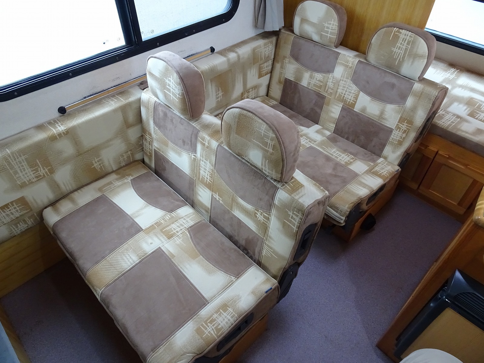 キャンピングカーキャブコン