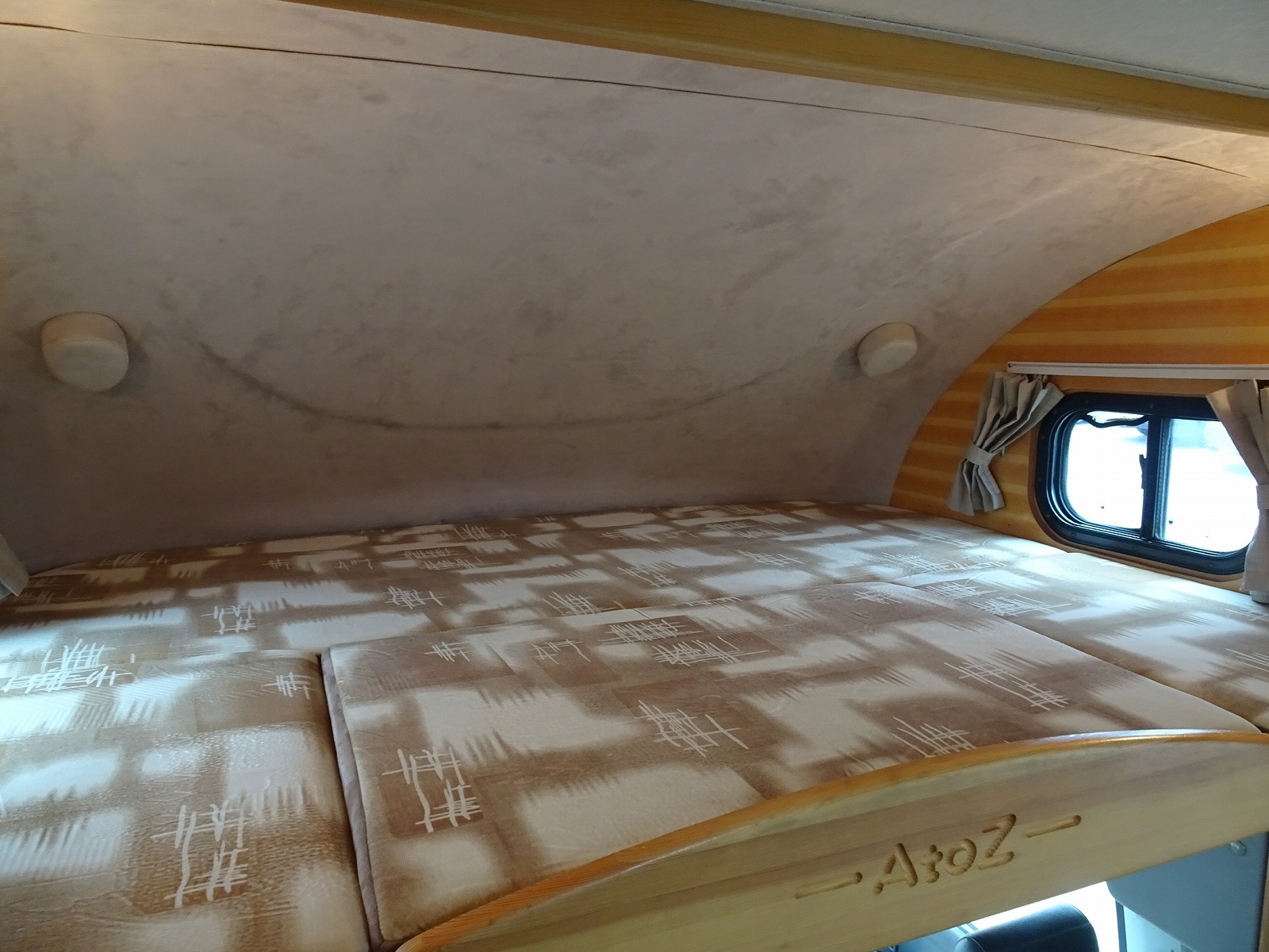 キャンピングカーキャブコン