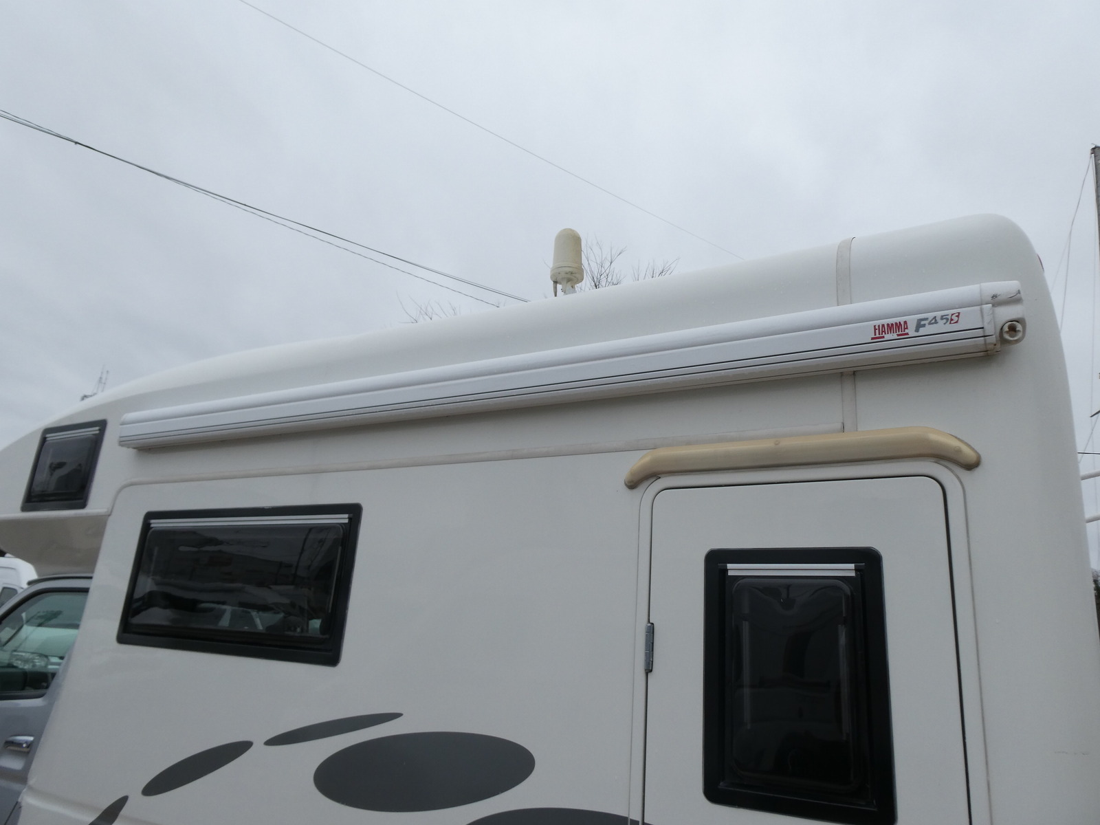 キャンピングカーキャブコン