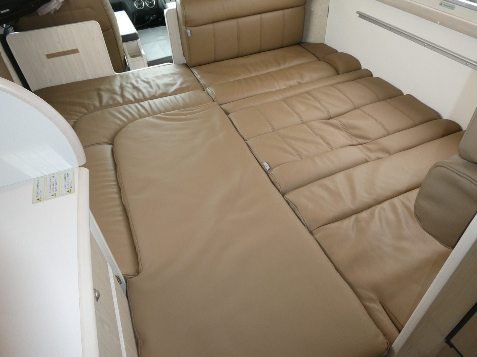 キャンピングカーキャブコン