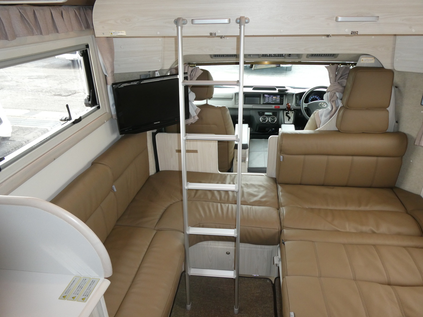 キャンピングカーキャブコン