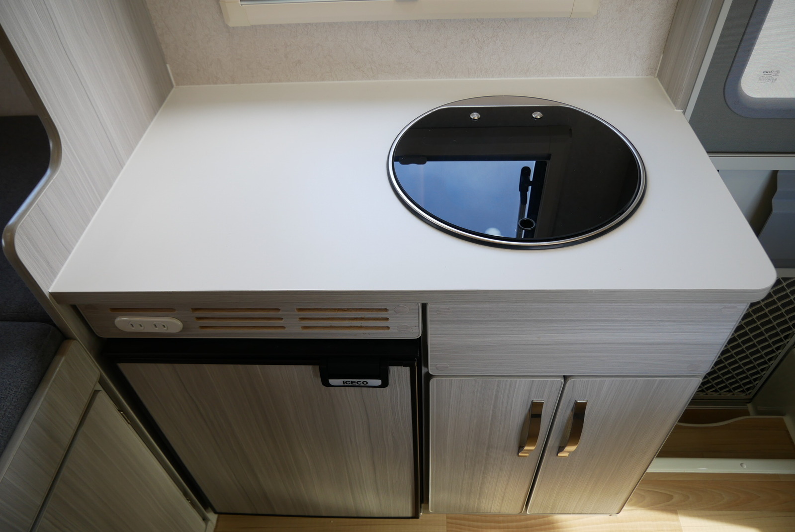 キャンピングカーキャブコン