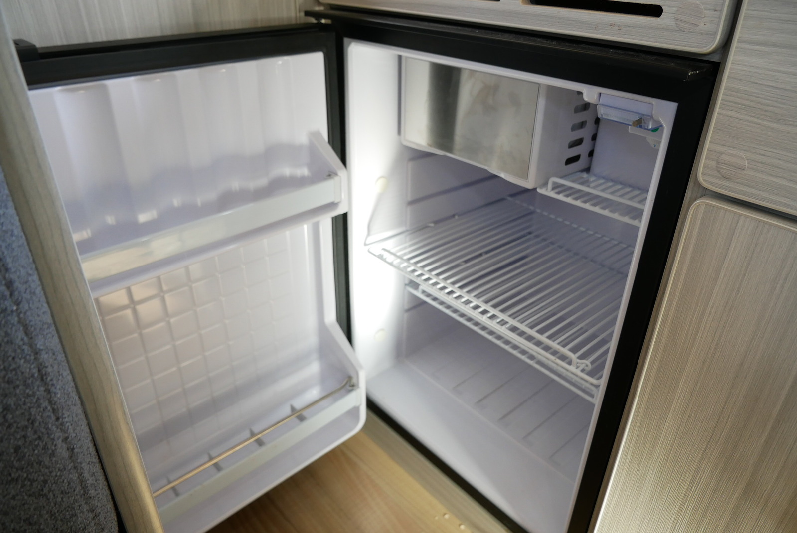 キャンピングカーキャブコン