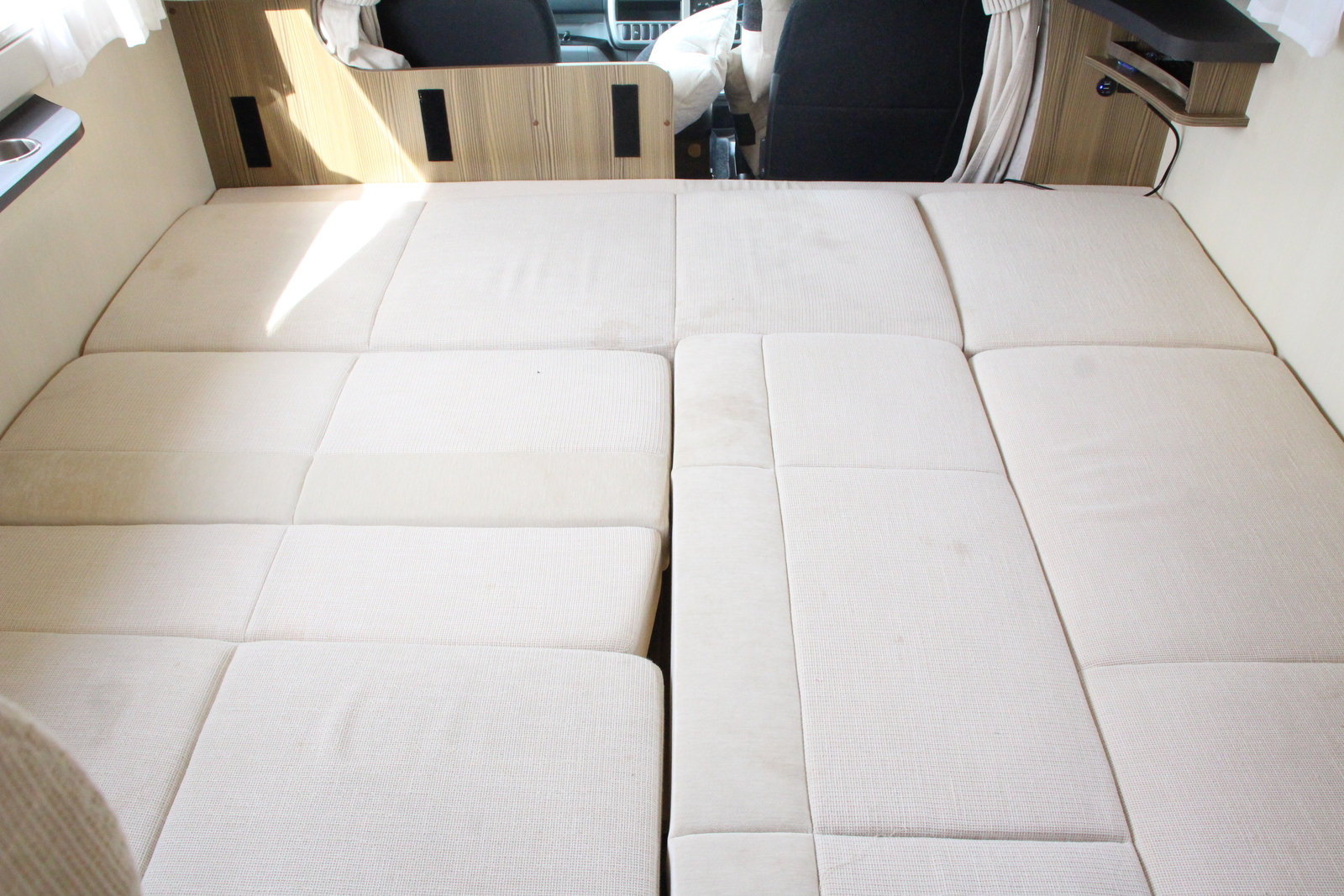 キャンピングカーキャブコン