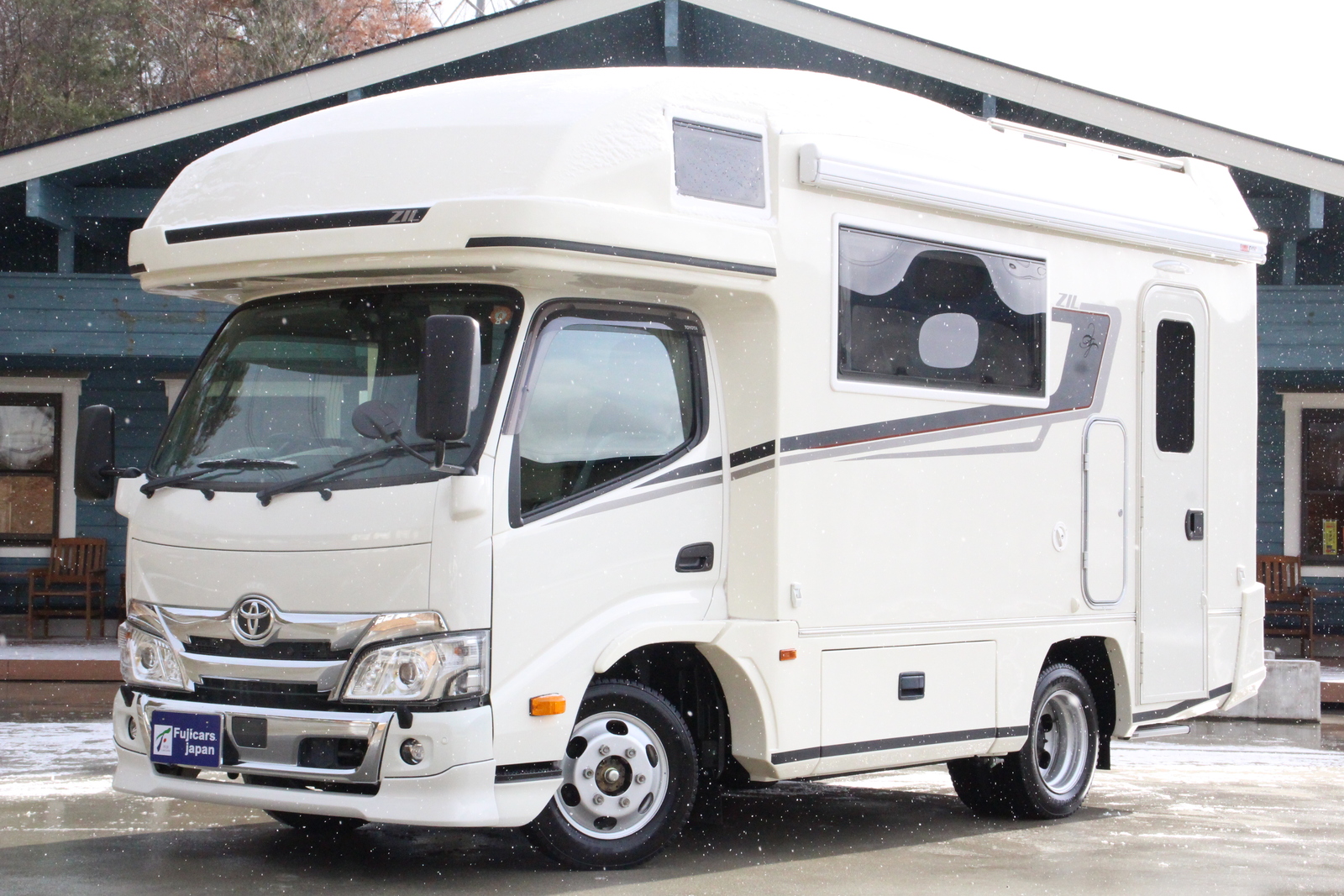 キャンピングカーキャブコン