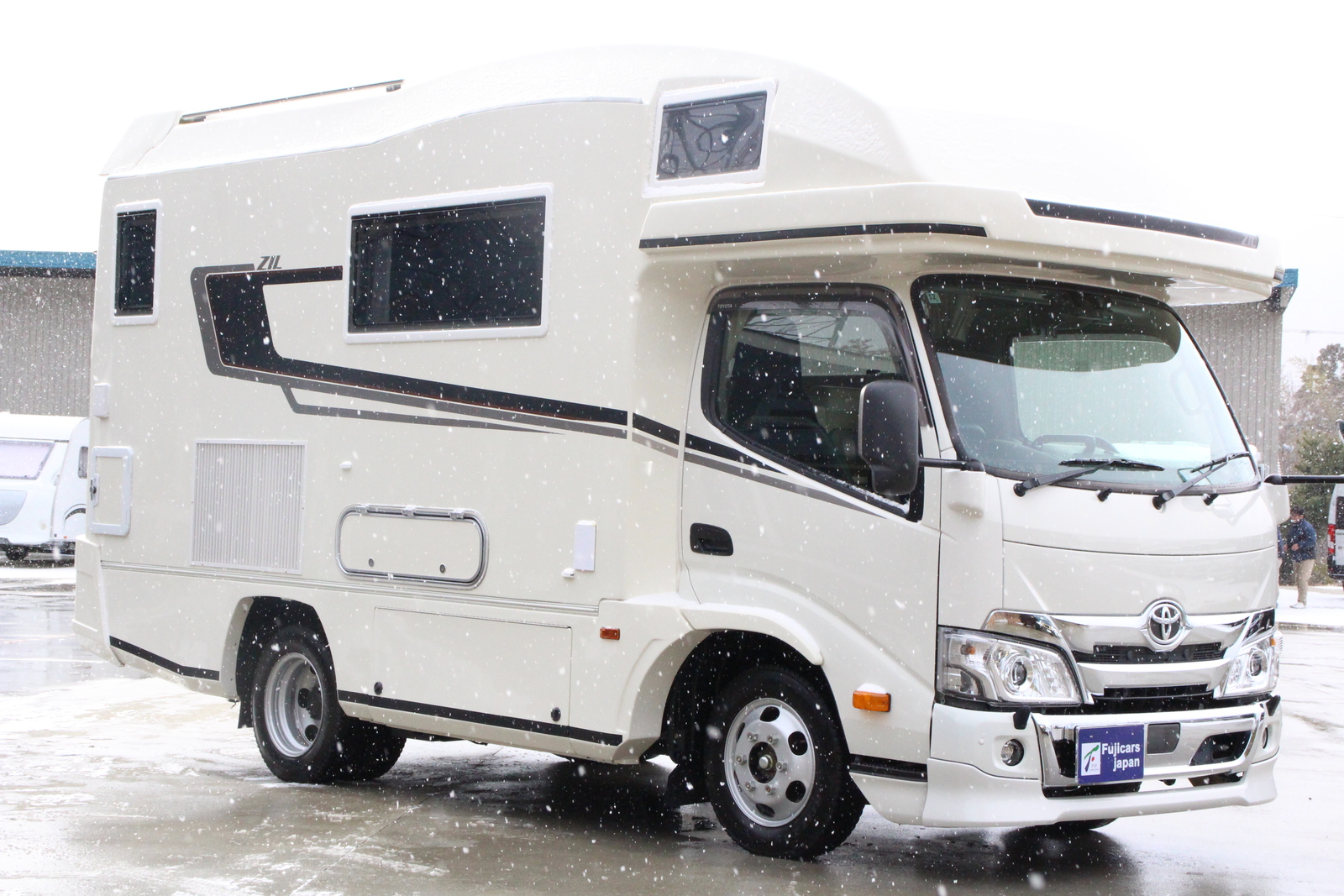 キャンピングカーキャブコン