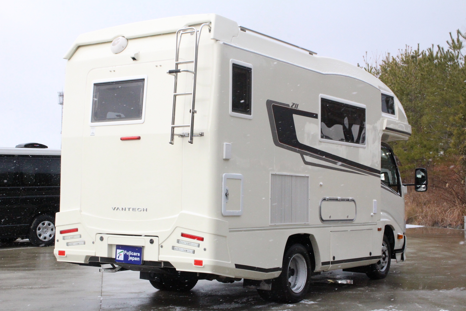 キャンピングカーキャブコン