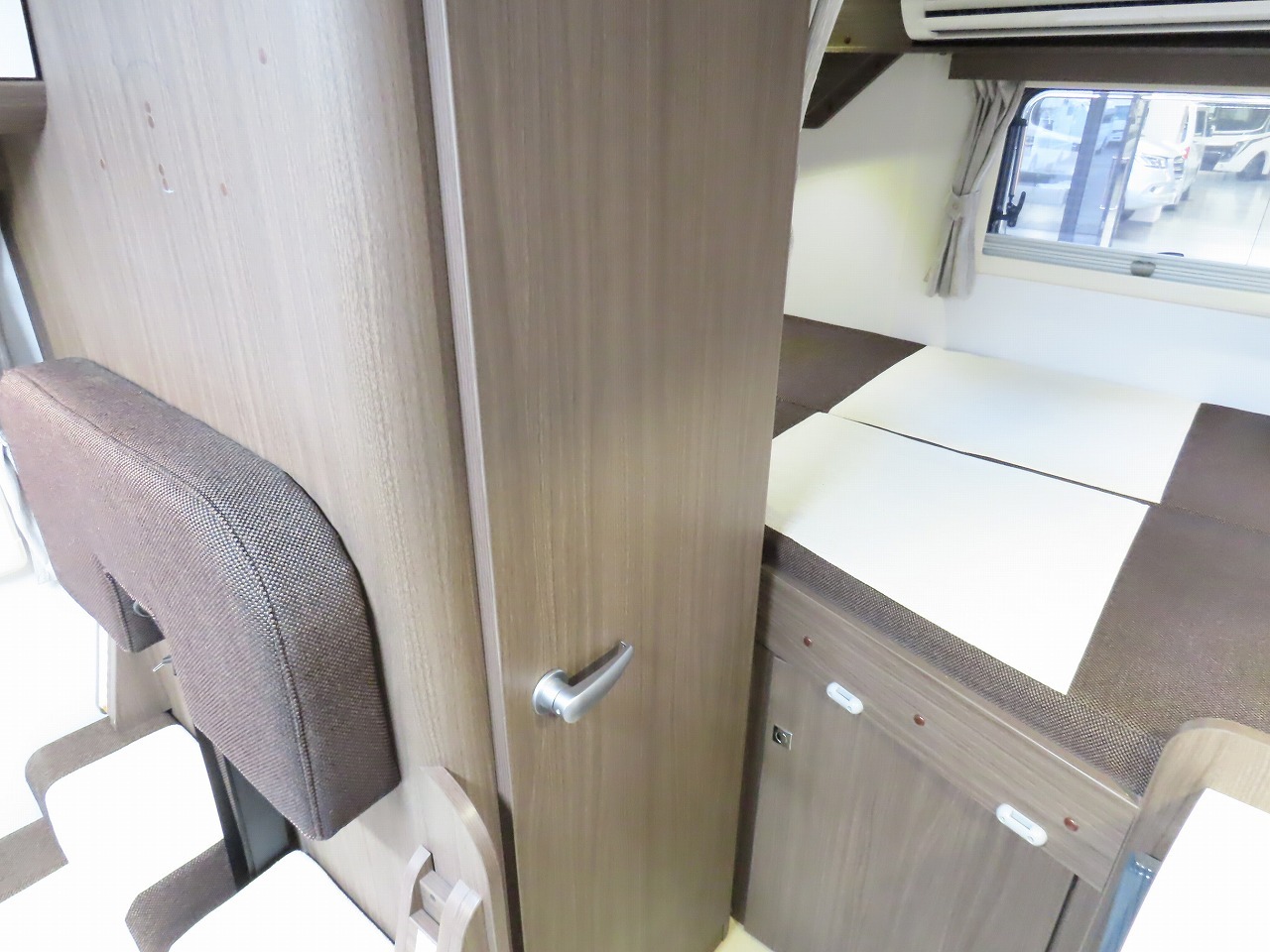 キャンピングカーキャブコン