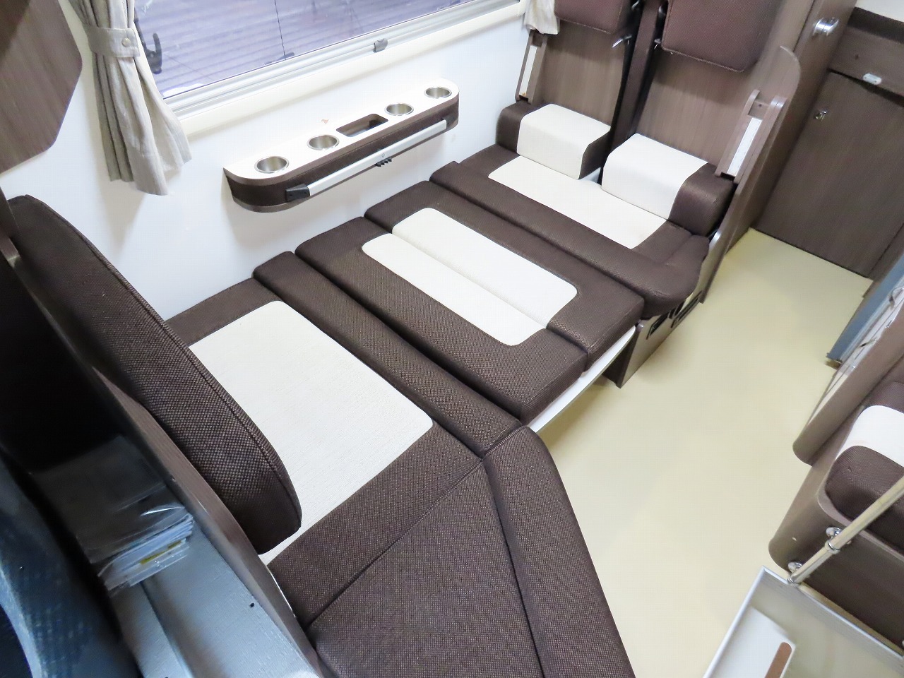 キャンピングカーキャブコン