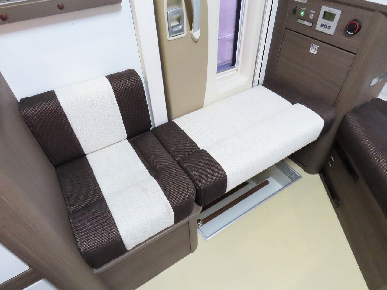 キャンピングカーキャブコン