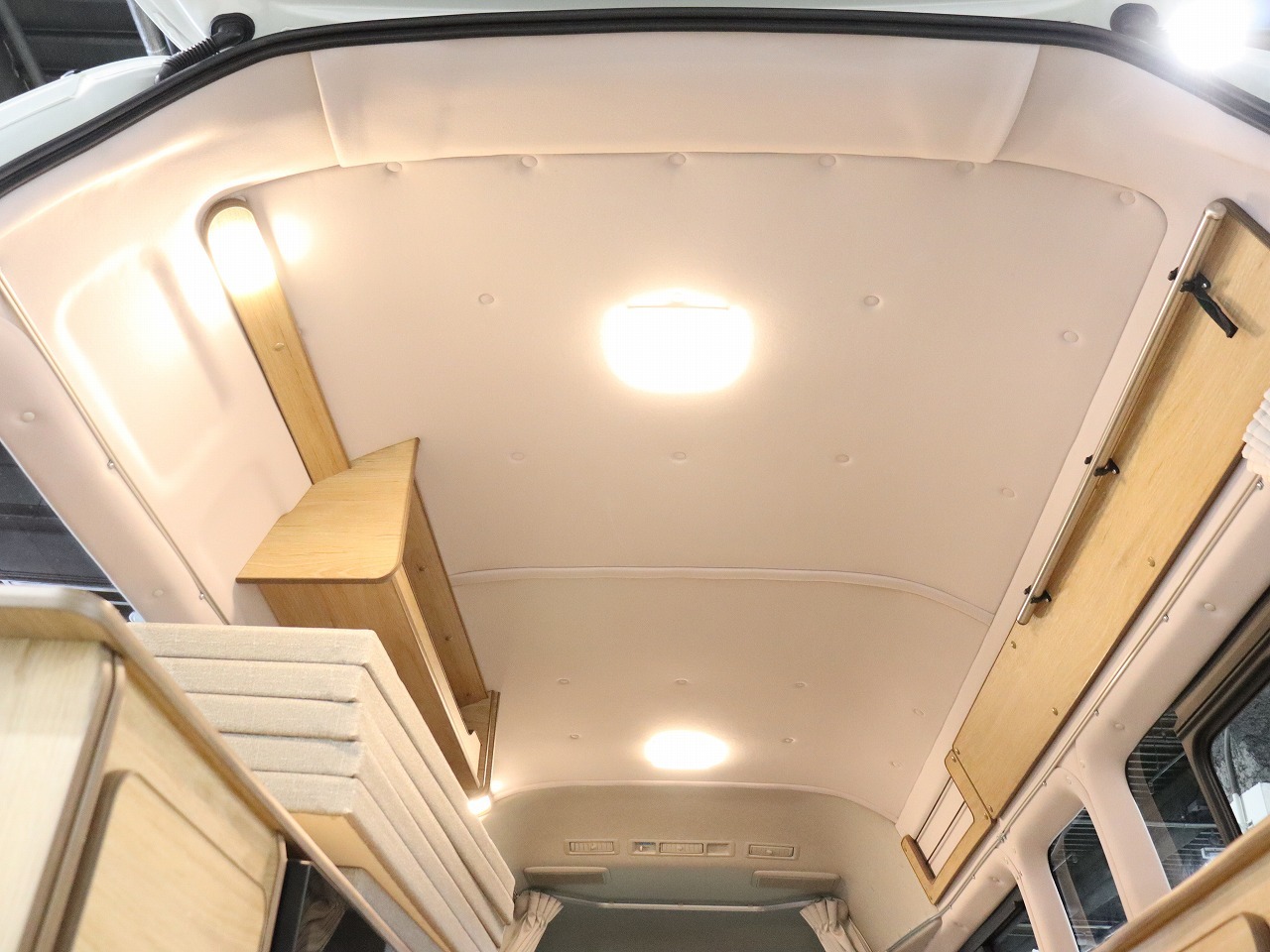 キャンピングカーバンコン