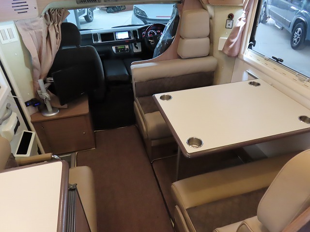 キャンピングカーキャブコン