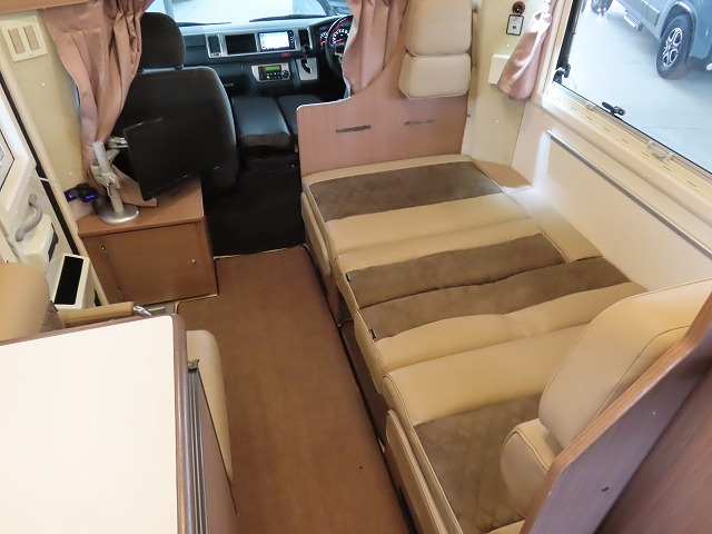 キャンピングカーキャブコン