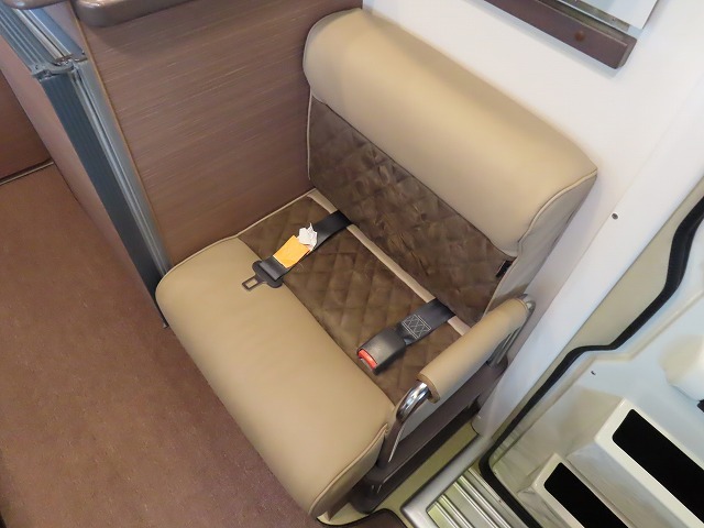 キャンピングカーキャブコン