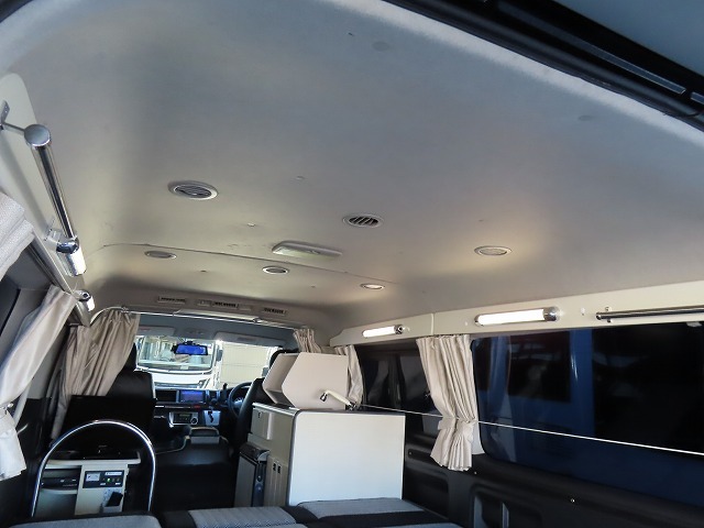 キャンピングカーバンコン