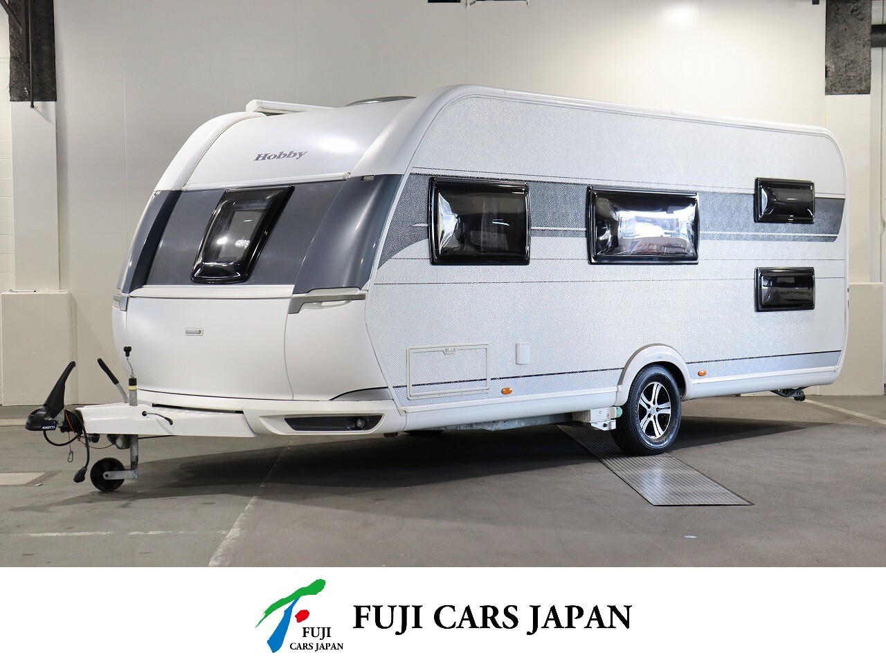 トレーラー ホビー 545KMF　ガスFF　家庭用エアコン　2段ベッド