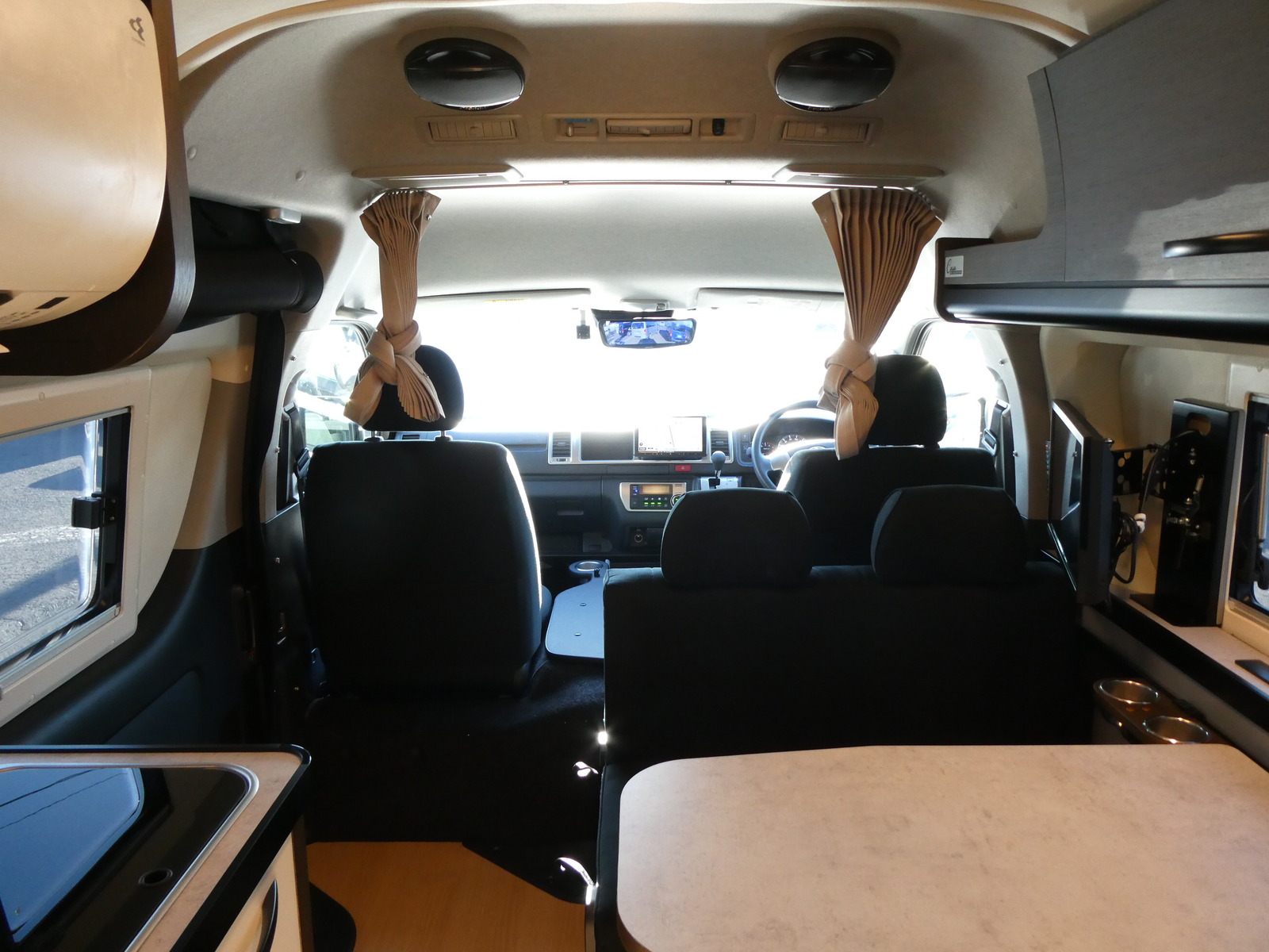 キャンピングカーバンコン