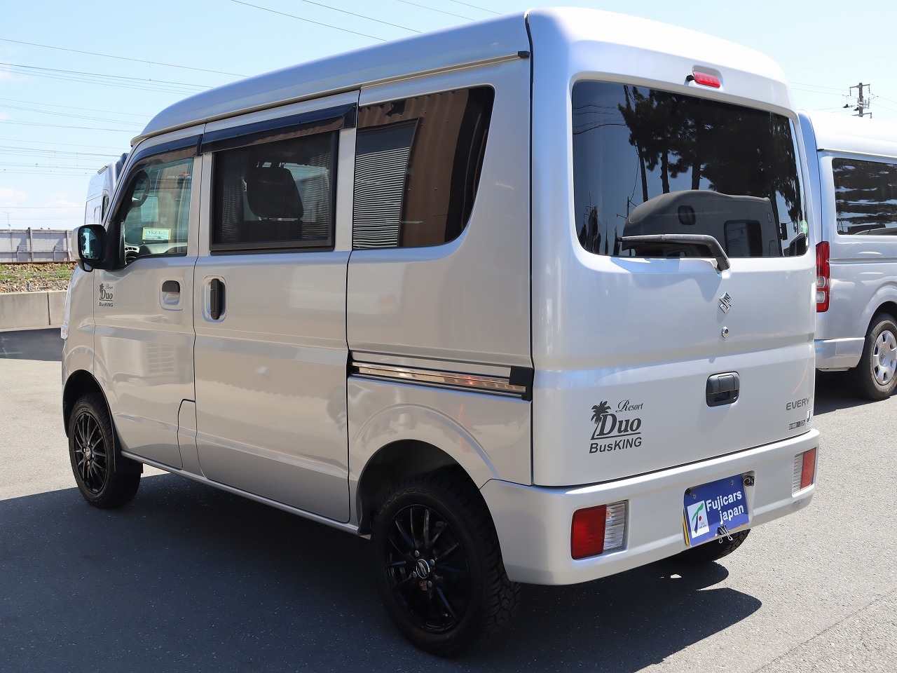 キャンピングカー軽キャンパー