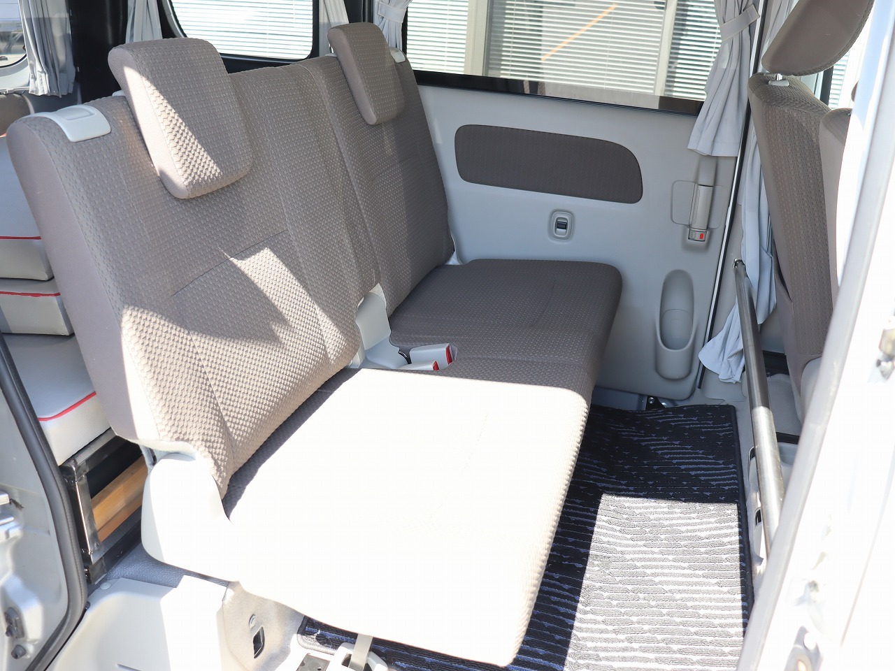 キャンピングカー軽キャンパー