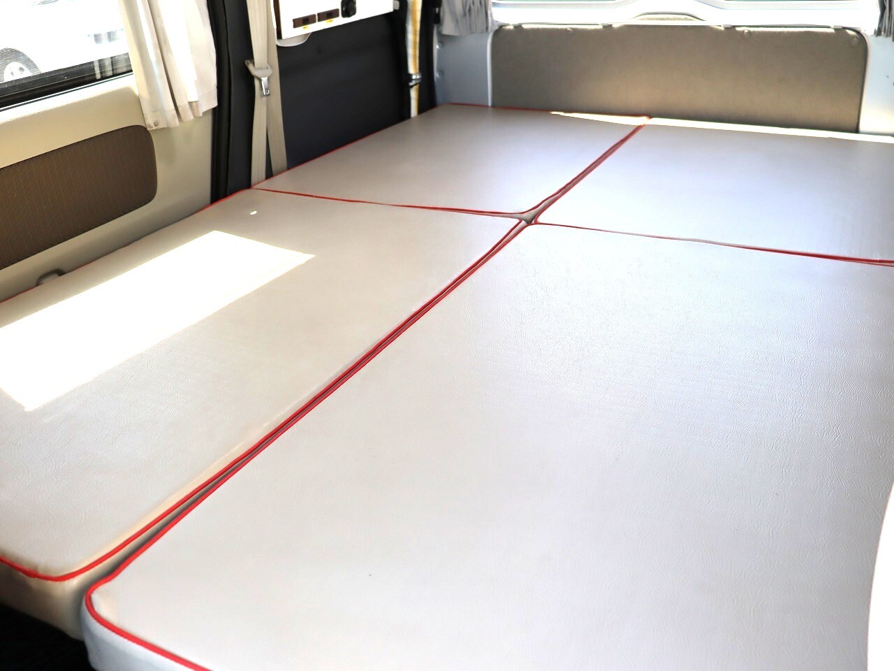 キャンピングカー軽キャンパー