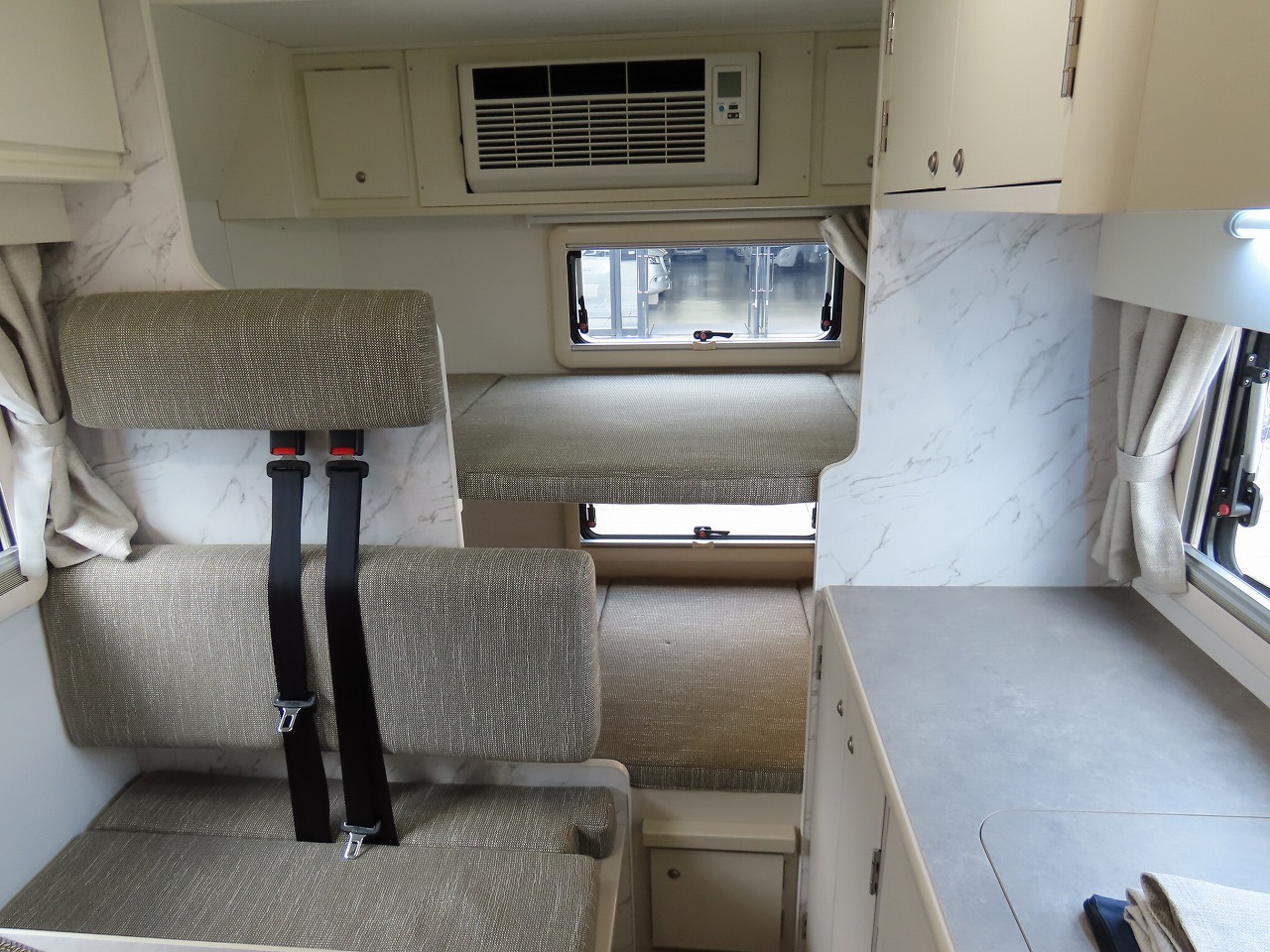 キャンピングカーキャブコン