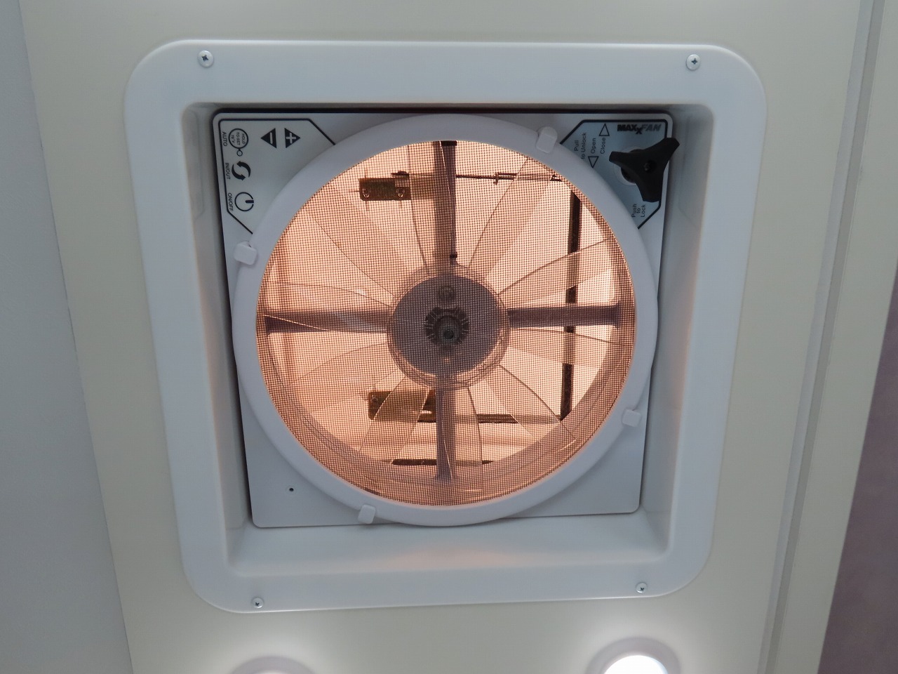 キャンピングカーキャブコン