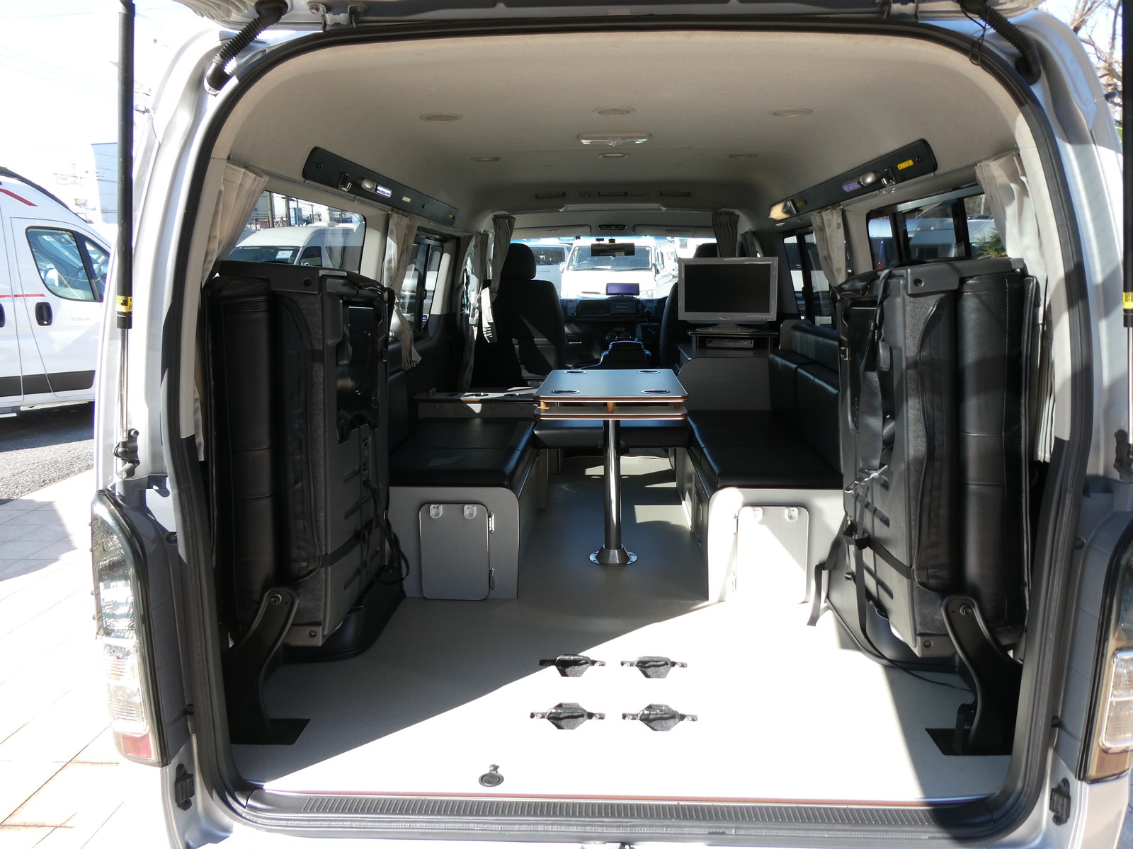 キャンピングカーバンコン