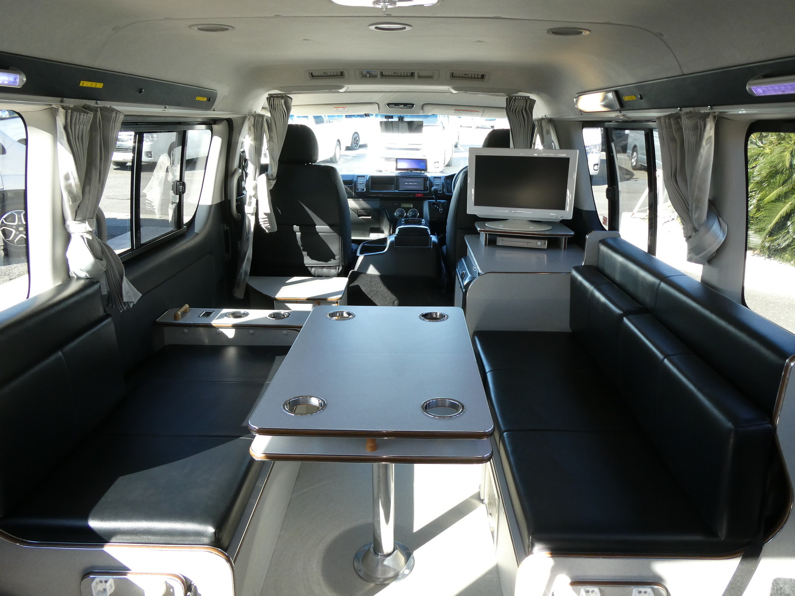 キャンピングカーバンコン