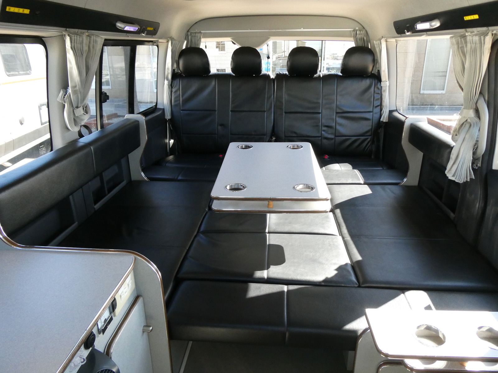 キャンピングカーバンコン