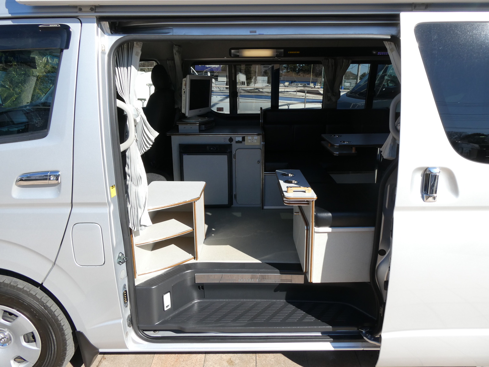 キャンピングカーバンコン