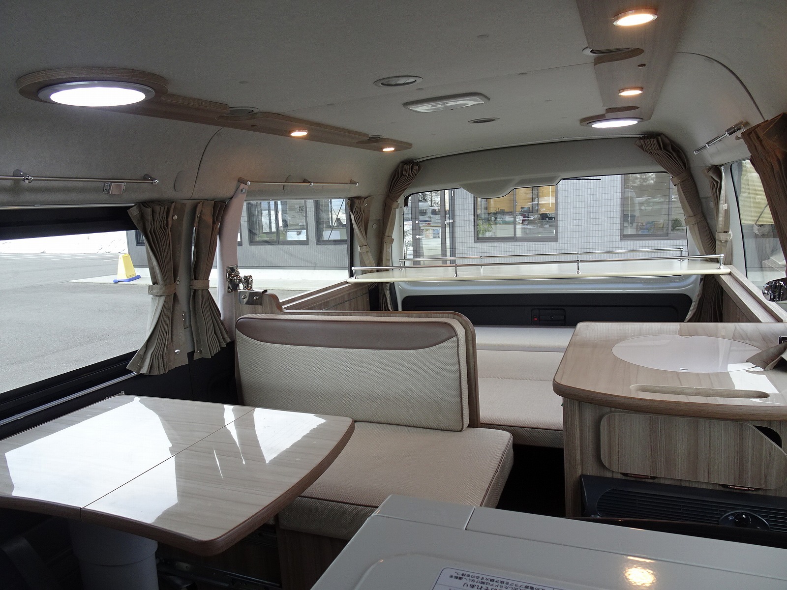 キャンピングカーバンコン