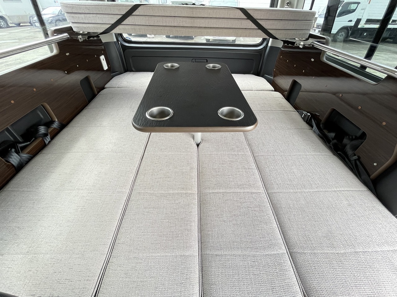 キャンピングカーバンコン