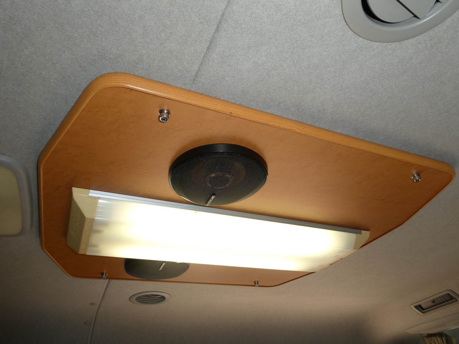 キャンピングカーバンコン