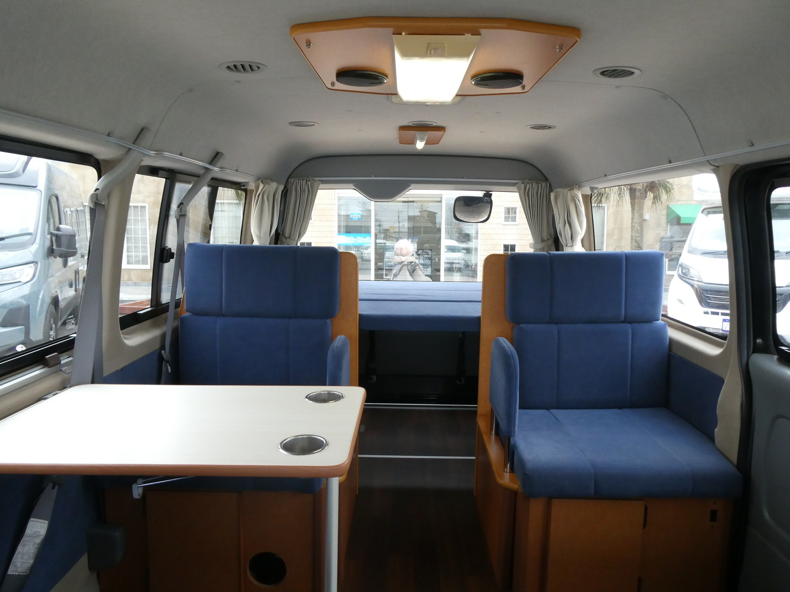 キャンピングカーバンコン