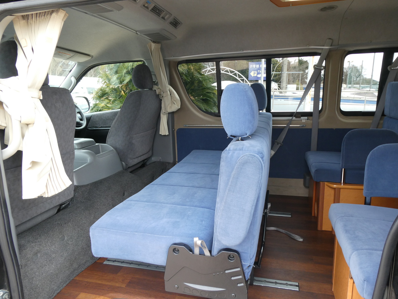 キャンピングカーバンコン