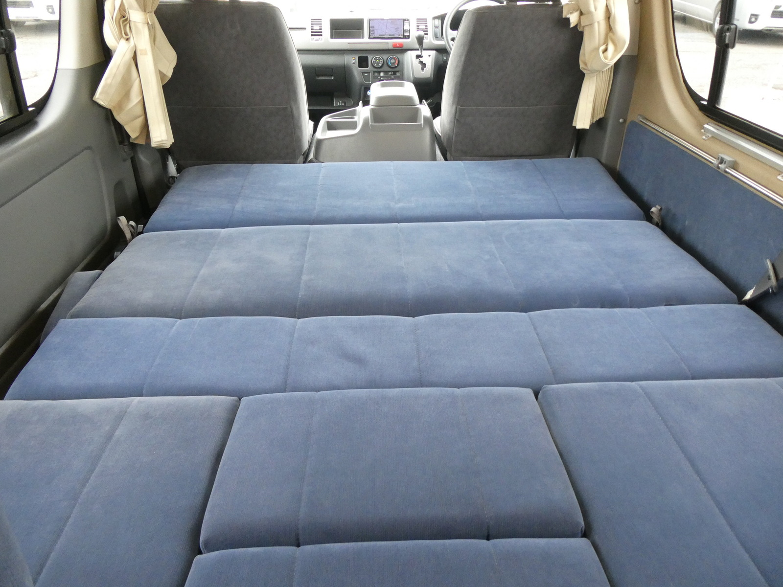 キャンピングカーバンコン