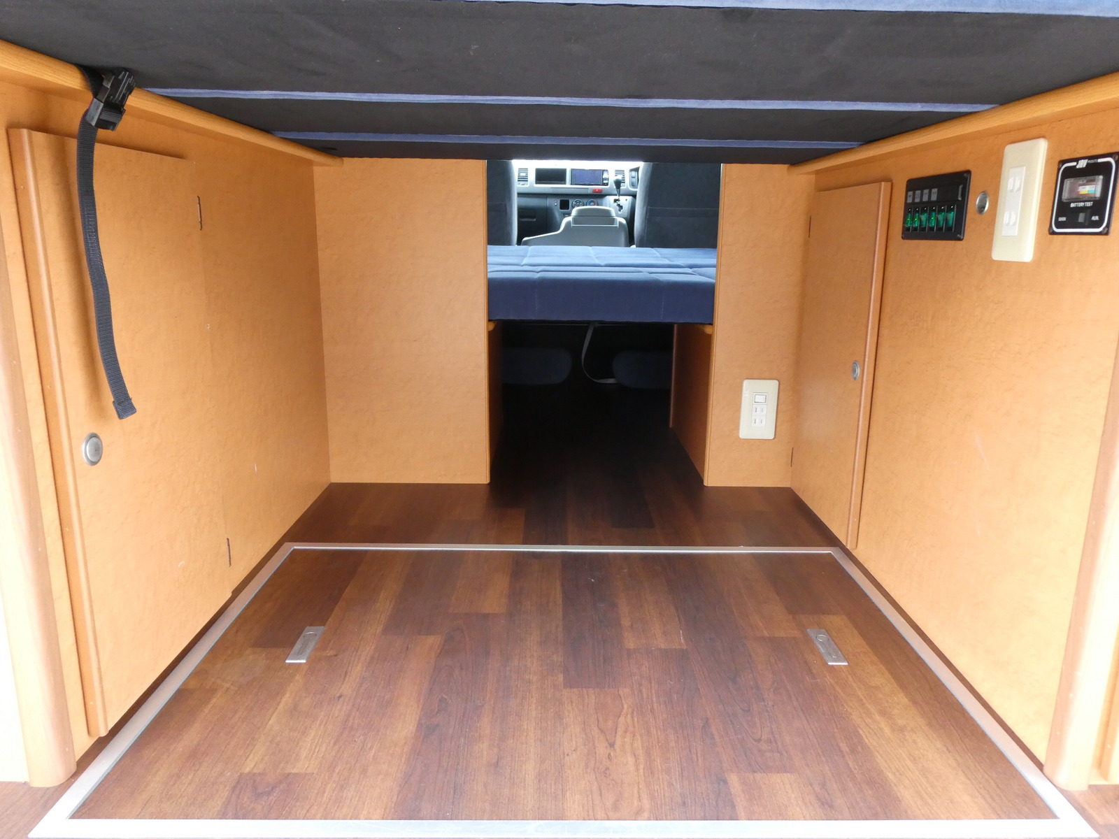 キャンピングカーバンコン