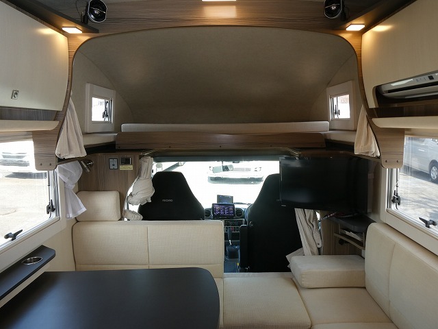 キャンピングカーキャブコン