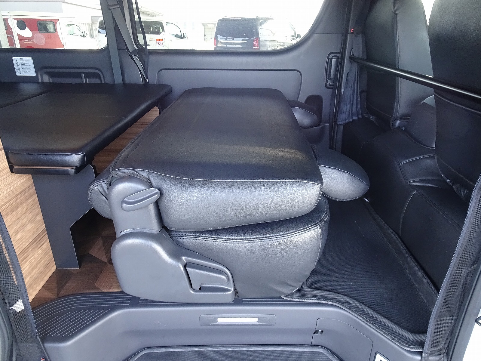 キャンピングカーバンコン