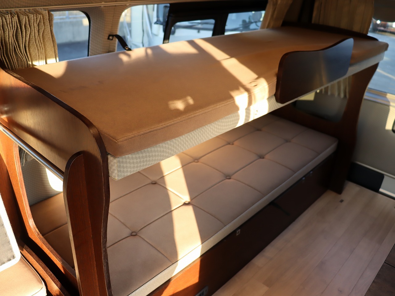 キャンピングカーバンコン