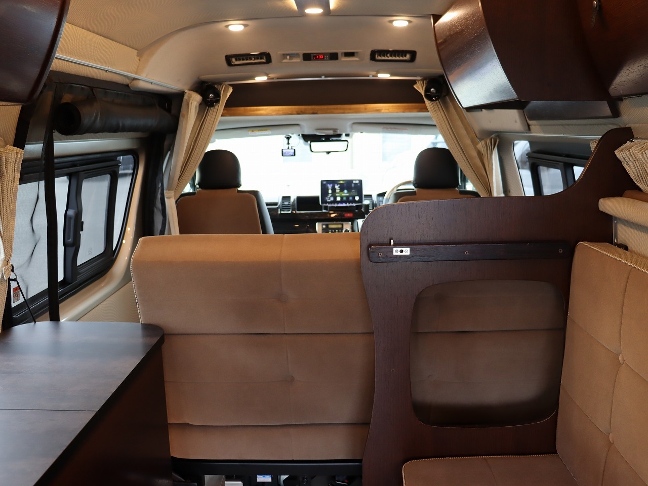 キャンピングカーバンコン