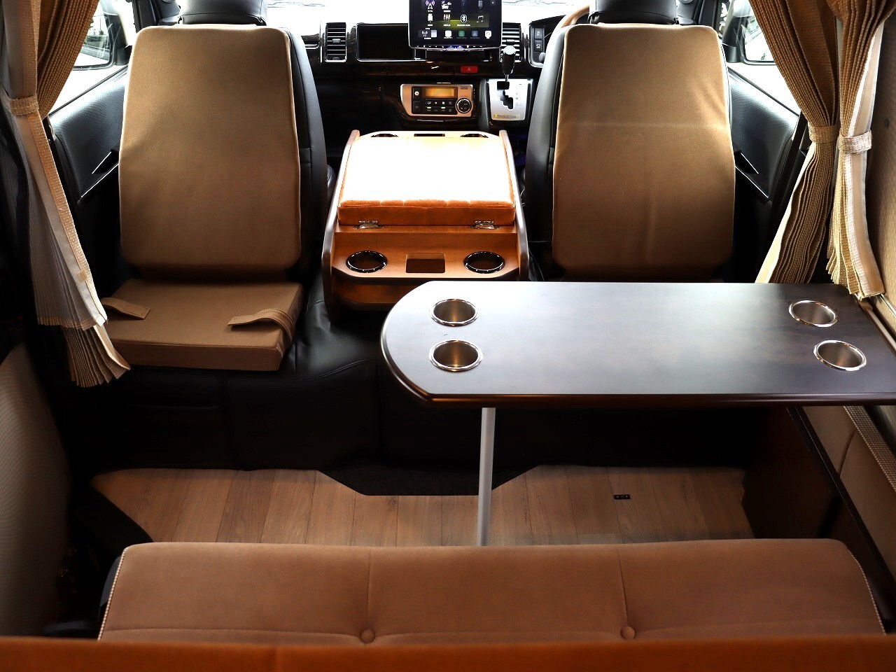 キャンピングカーバンコン