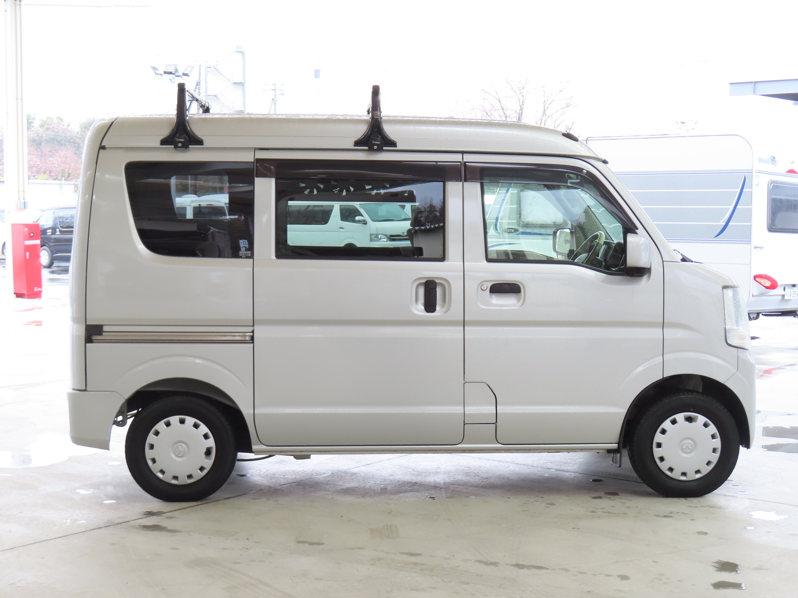 キャンピングカー軽キャンパー