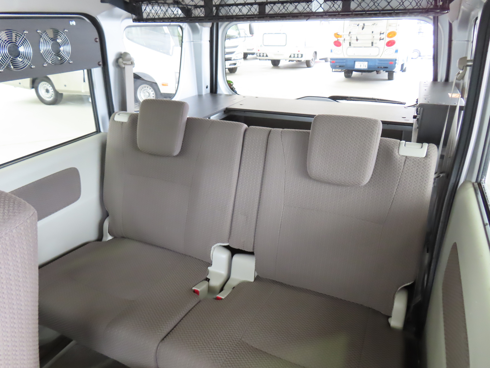 キャンピングカー軽キャンパー