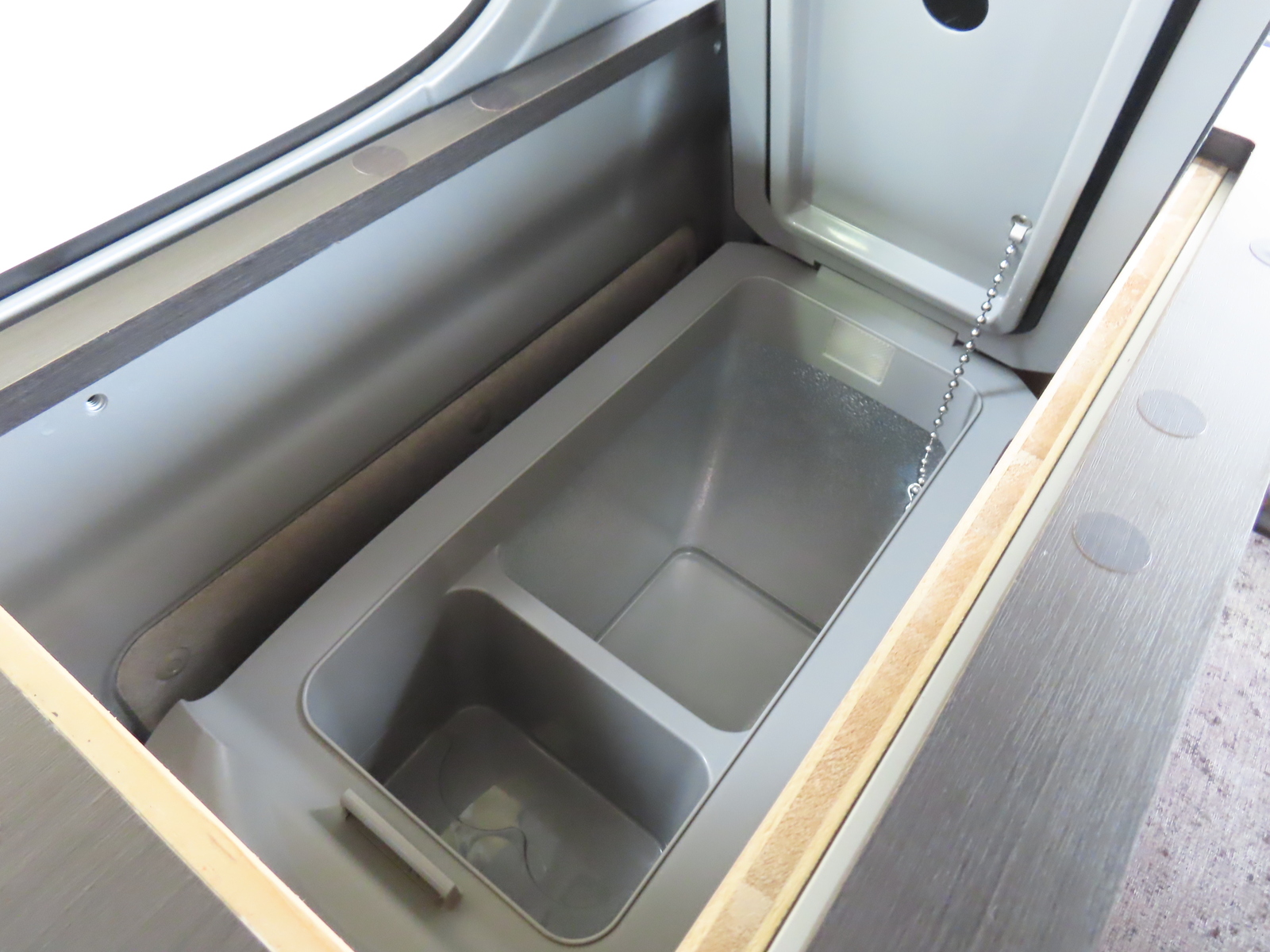 キャンピングカー軽キャンパー