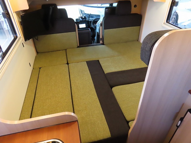 キャンピングカーキャブコン