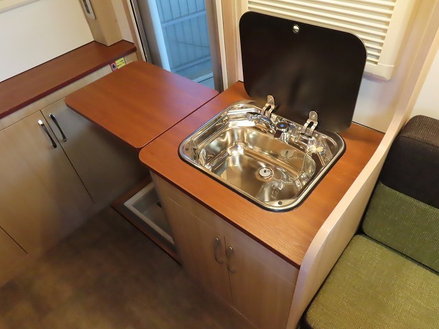 キャンピングカーキャブコン