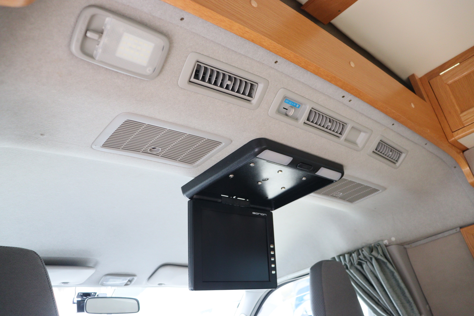 キャンピングカーバンコン